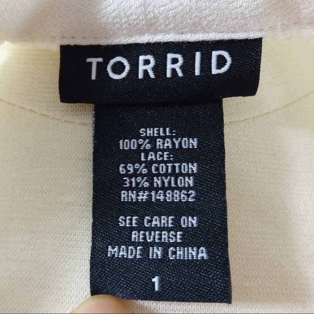 TORRID White Button Top Size 1X - Picture 7 of 7